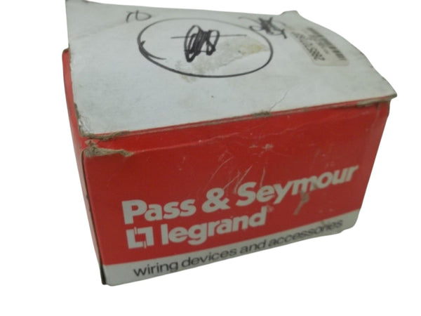 LOT OF 7 PASS & SEYMOUR 467 FLUORESCENT LAMPHOLDER 660W 600V NSMP