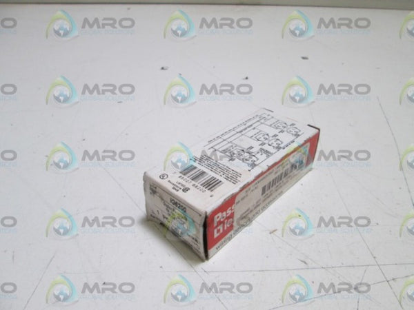LOT OF 3 PASS & SEYMOUR DUPLEX RECEPTACLE IG6200 NSMP