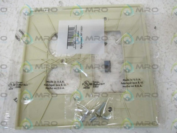 LOT OF 18 PASS & SEYMOUR TPJ826-I WALL PLATE NSNP IN A FACTORY BAG