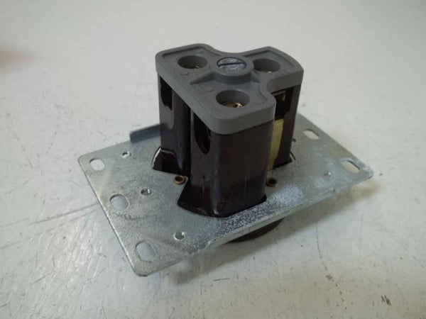 PASS & SEYMOUR 3801 FLUSH POWER OUTLET NSMP