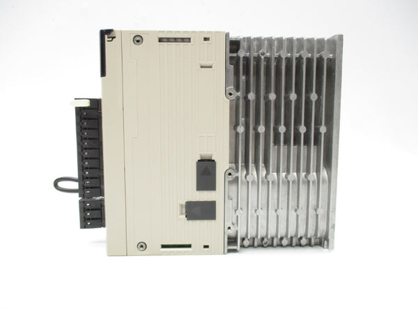 YASKAWA SGDV-2R8A01B002000 200-230V 2A NSMP