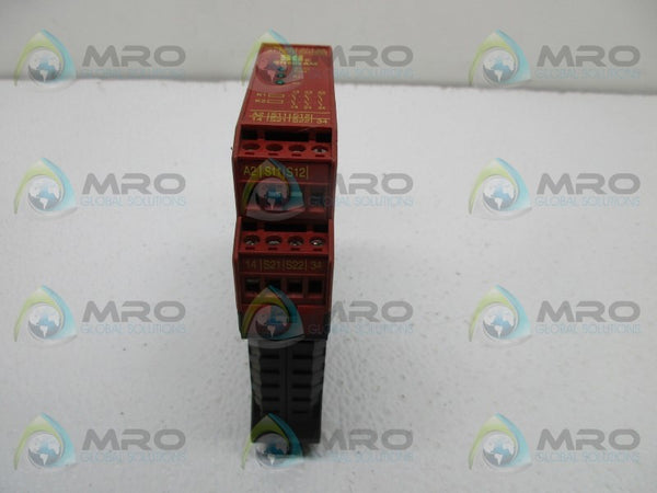 STI SR202AM01 SAFETY RELAY  UNMP