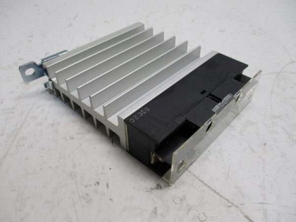 YAMATAKE PGM10F015 SOLID STATE RELAY 15A 240V UNMP
