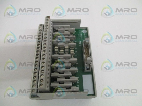 ALLEN BRADLEY 1492-IFM20F-F-2 SER. A INTERFACE MODULE  UNMP