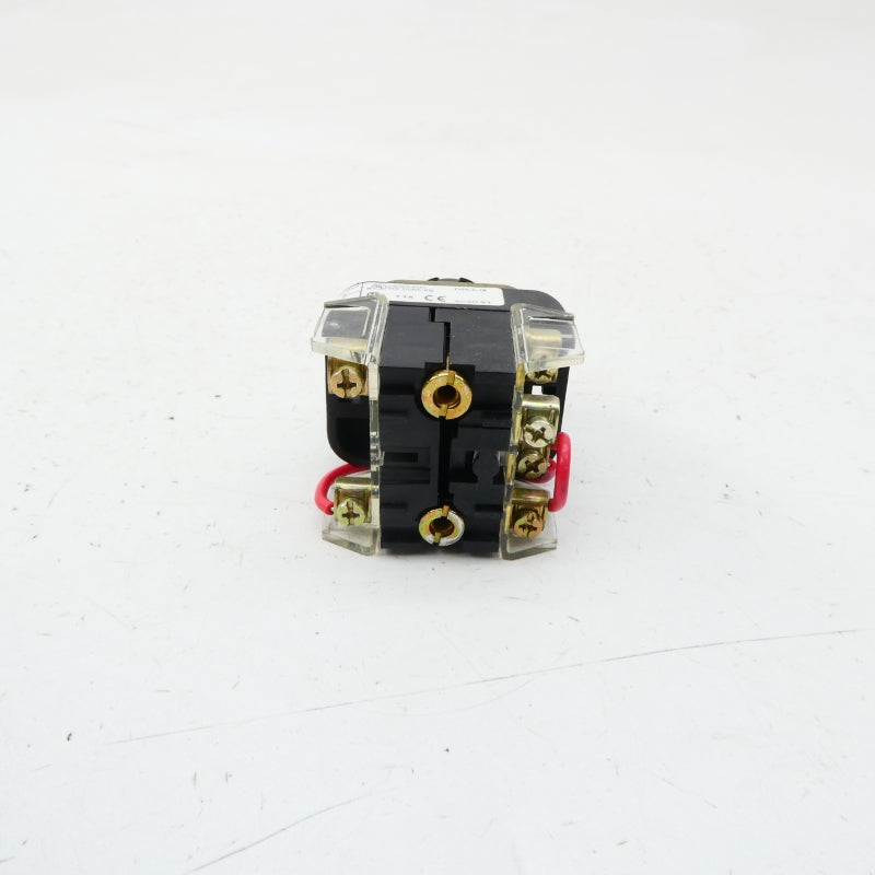 ALLEN BRADLEY 800T-QT10 SER. T 120VAC/DC NSNP