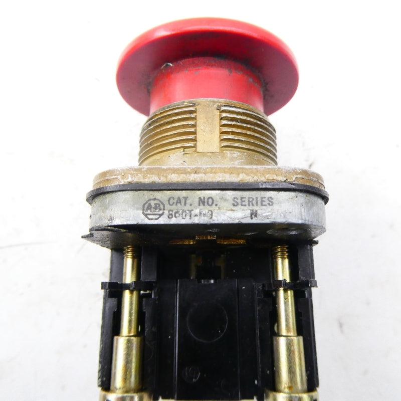 ALLEN BRADLEY 800T-D9 SER. N NSNP