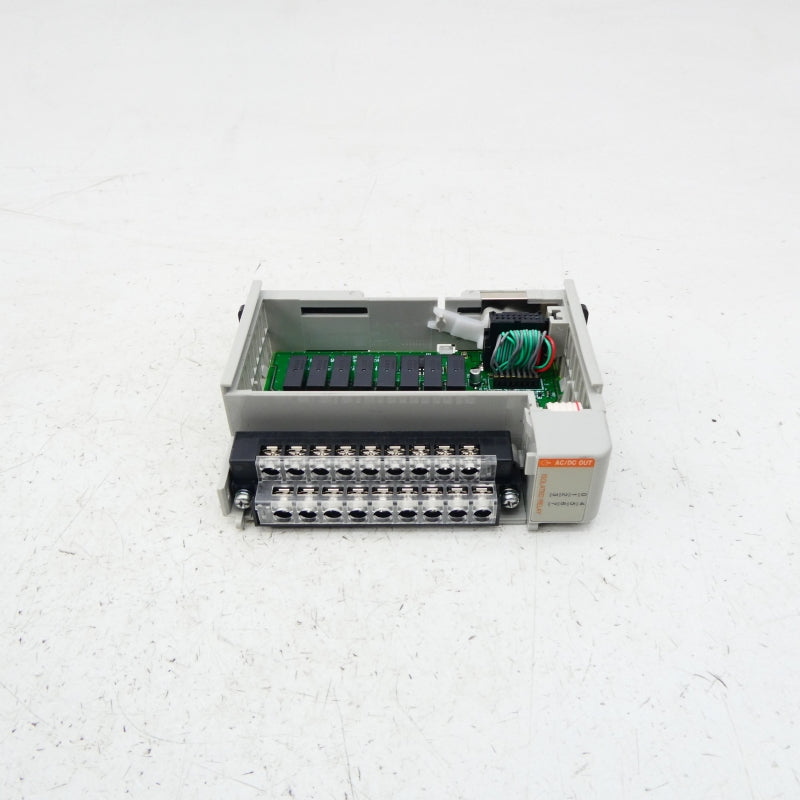 ALLEN BRADLEY 1769-OW8I SER. B F/W 3.1 24VDC REV. 2 NSMP