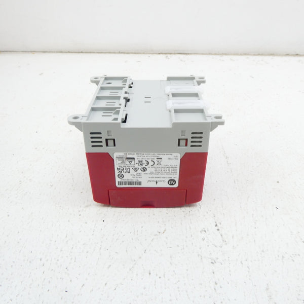 ALLEN BRADLEY 440C-CR30-22BBB SER. A 24VDC F/W 10.011 (BR/WH) NSMP