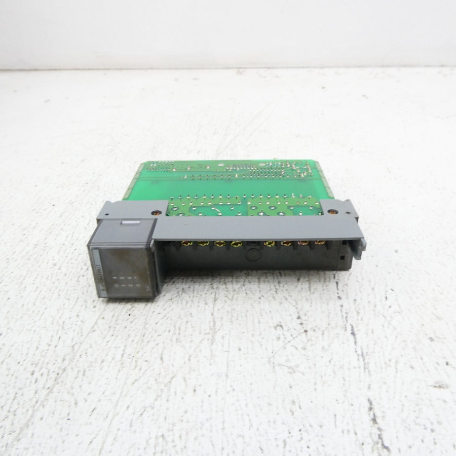 ALLEN BRADLEY 1746-OA8 SER. A 85-265VAC (NO DOOR) NSNP