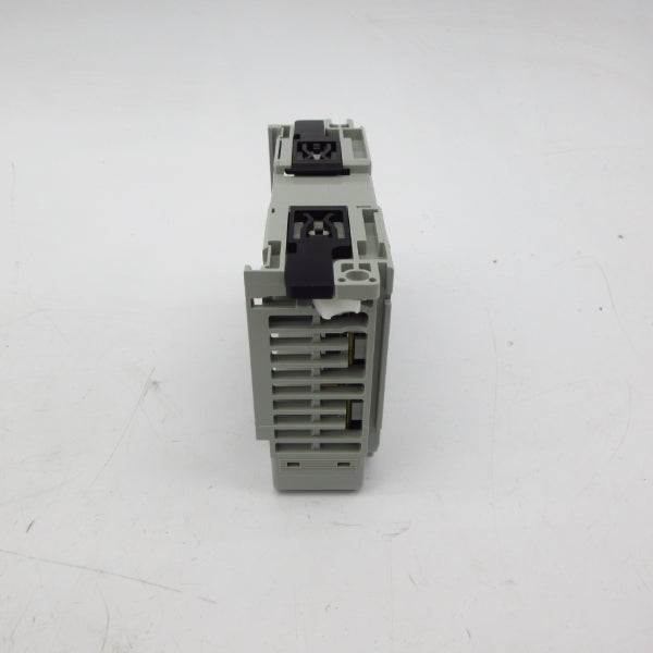 ALLEN BRADLEY 1769-OF8C SER. A F/W 2.2 24VDC NSMP