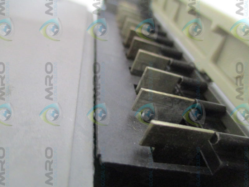 AEG MODICON AS-B828-016 OUTPUT MODULE  UNMP