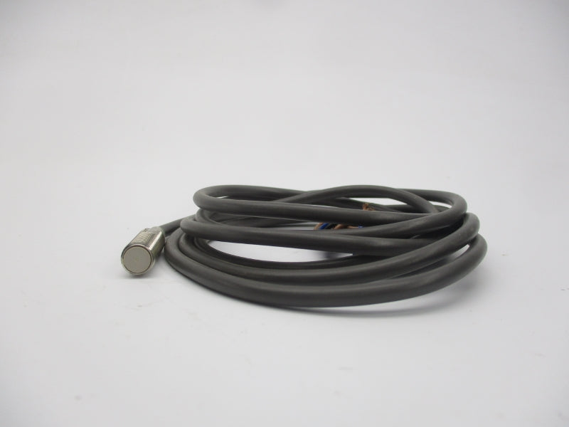 OMRON E2E-X1R5E2 12-24VDC UNMP