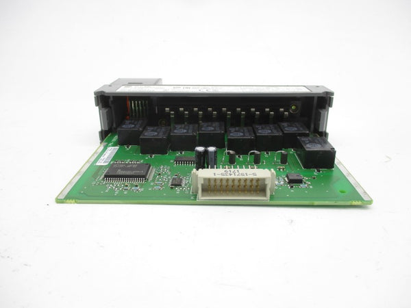 ALLEN BRADLEY 1746-OX8 SER. A 5-250VAC (NO DOOR) UNMP