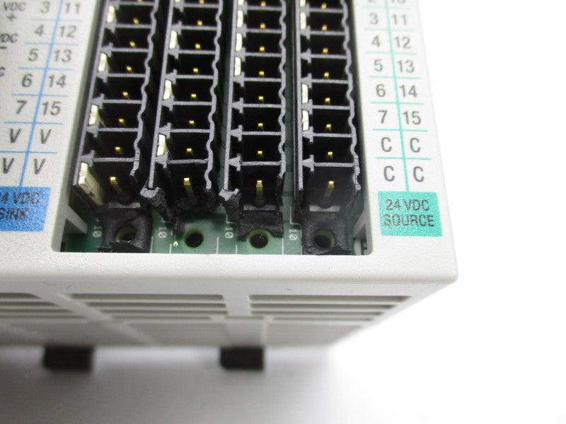 ALLEN BRADLEY 1769-L18ER-BB1B SER. B F/W 1.005 24V 2.3A (AS PICTURED) UNMP