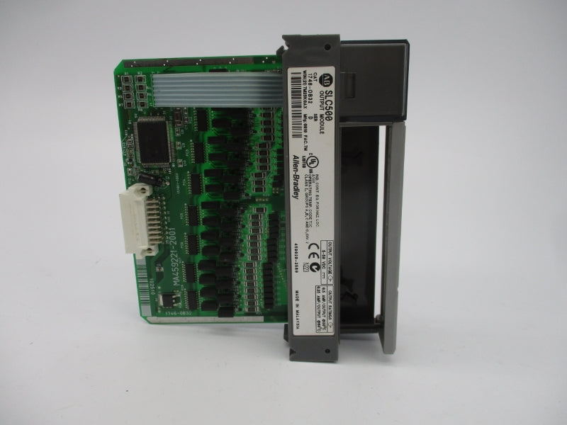 ALLEN BRADLEY 1746-OB32 SER. D 5-50VDC 0.5A UNMP