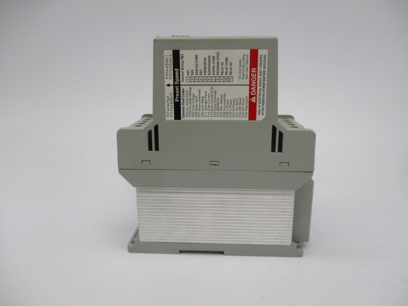 ALLEN BRADLEY 160-AA04NPS1 SER. C F/W 7.04 200-240V 5.4A NSNP