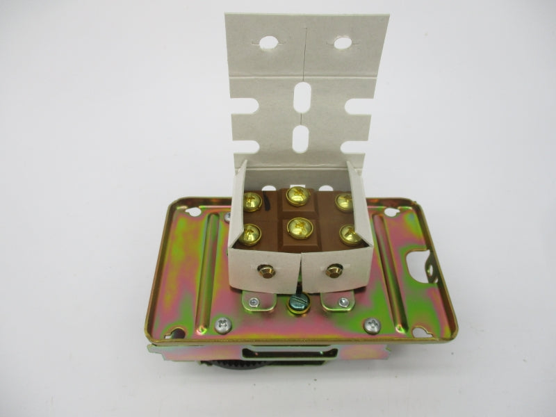 HONEYWELL T6052A1015 120/240VAC 50-80'F (AS PICTURED) NSMP