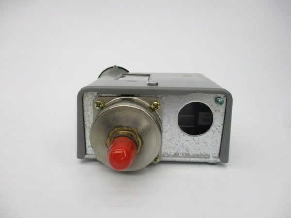 JOHNSON CONTROLS P70AB-1C 600V 4.8A 20-100PSI NSMP