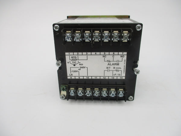 OMEGA 4202APF1 120-240VAC 7/5A 0-999'F UNMP