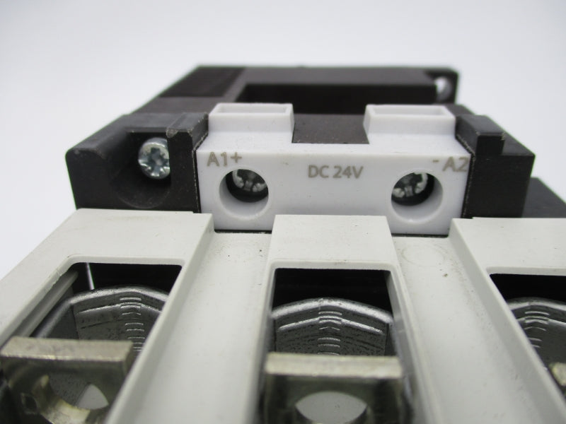 SIEMENS 3RT1046-1BB40 24VDC NSNP