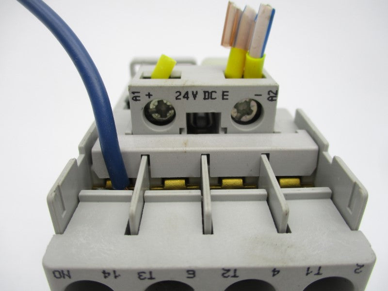 ALLEN BRADLEY 100-C12EJ10 SER. A 24VDC UNMP