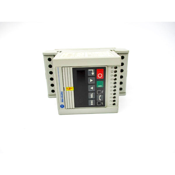 ALLEN BRADLEY 160-BA03NSF1P1 SER. C F/W 7.06 380-460V 2.8A UNMP