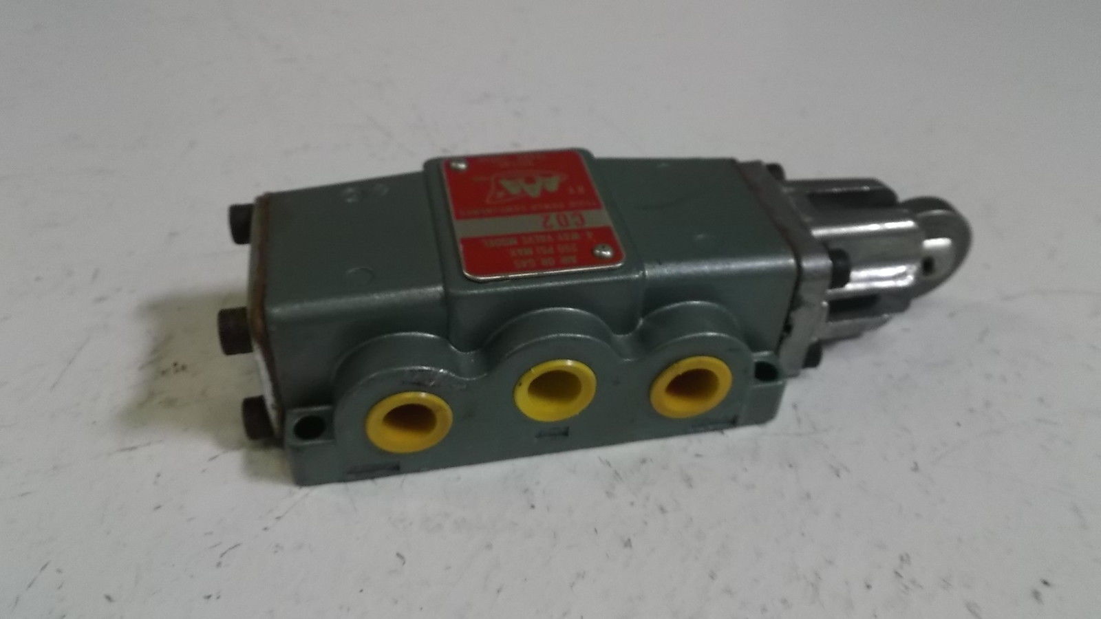 AAA PRODUCTS CO2 4-WAY VALVE NSNP