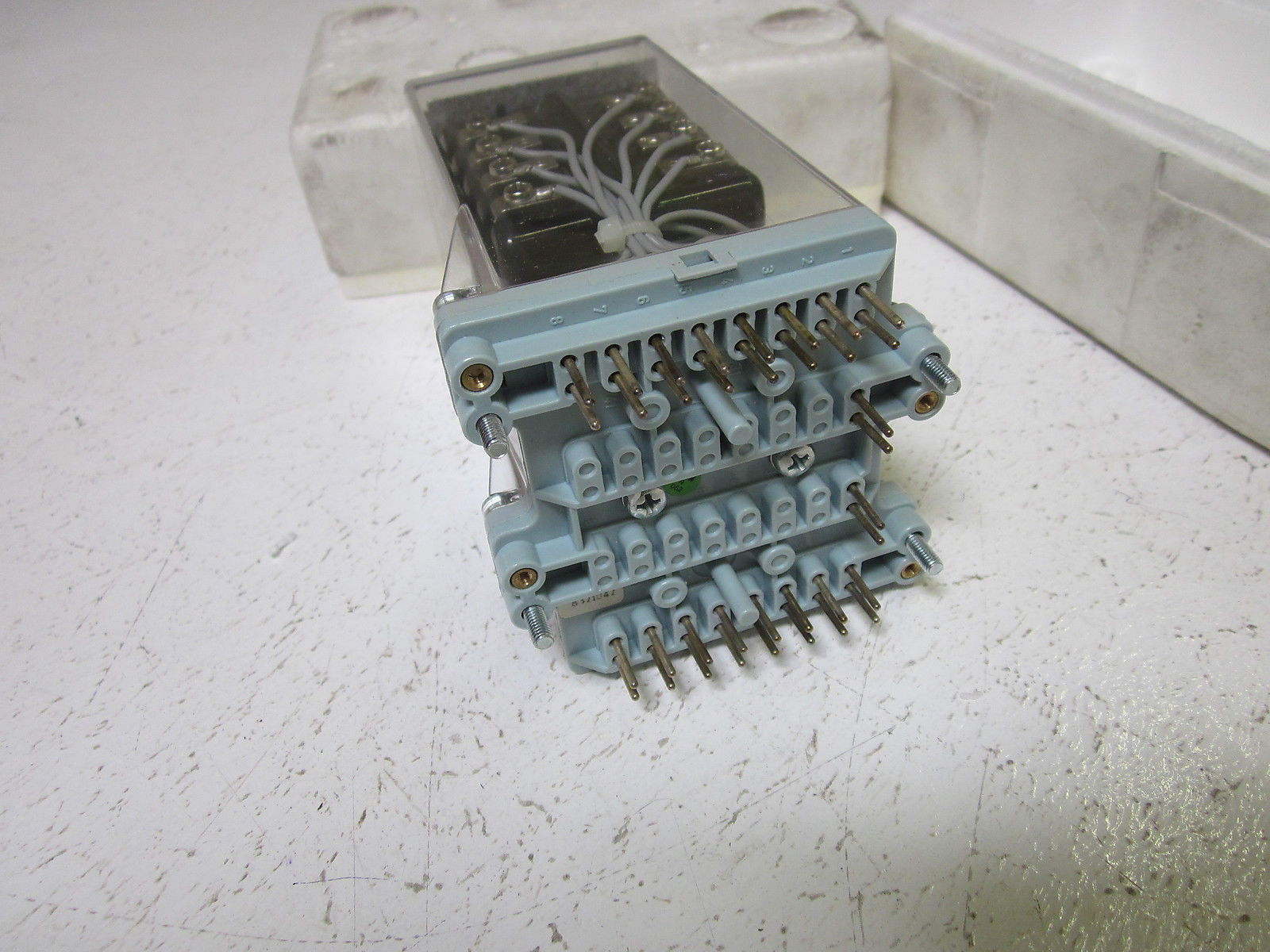 ABB RK 233 070-AP RELAY 125V UNMP