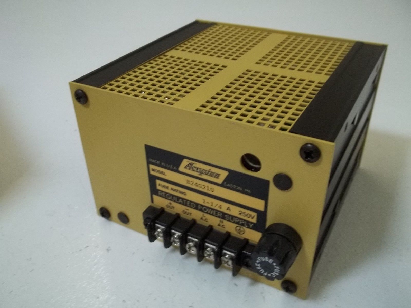 ACOPIAN B24G210 REGULATED POWER SUPPLY NSMP