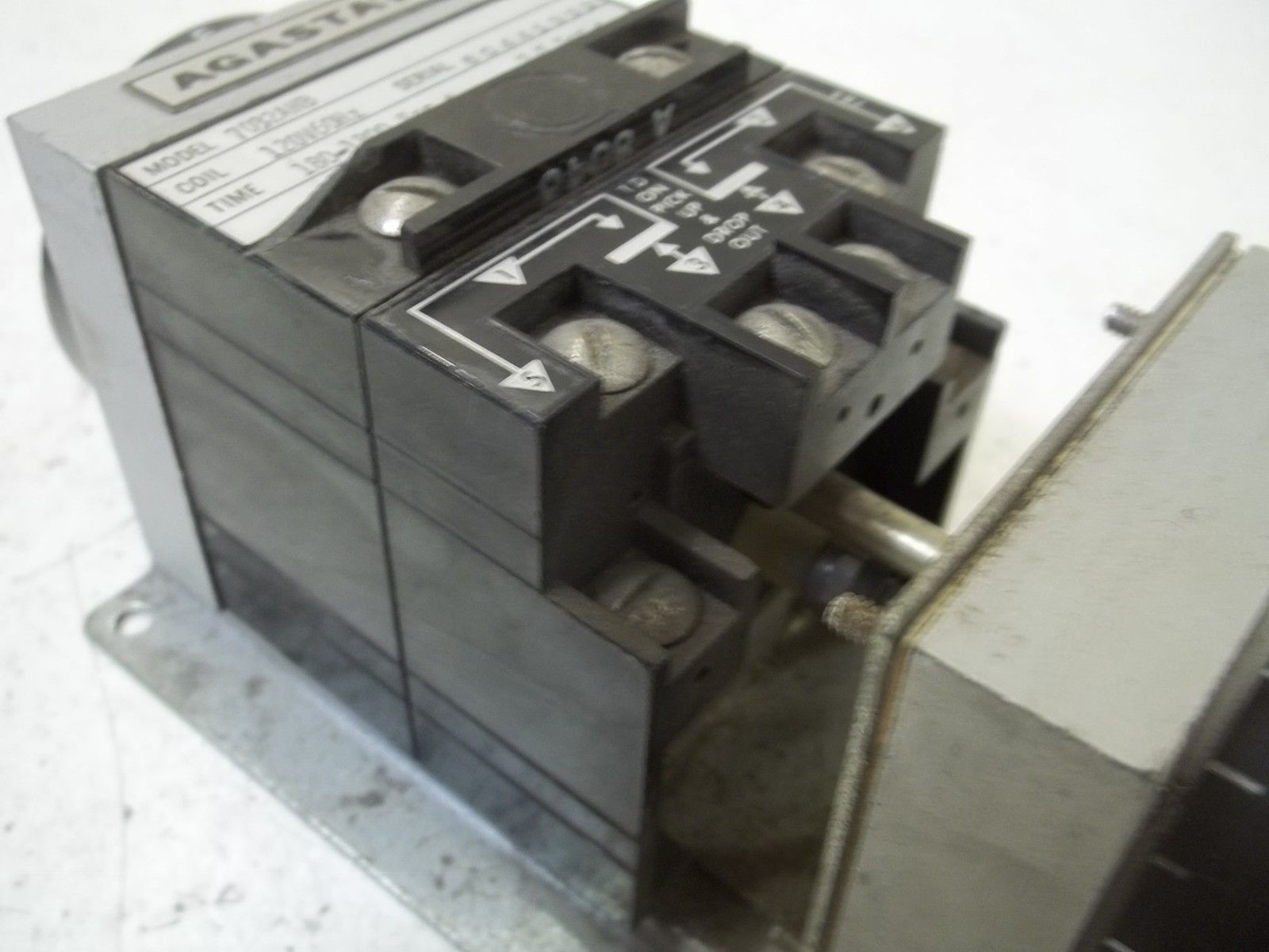 AGASTAT 7032AHB TIMING 180-1800SEC. 120V UNMP