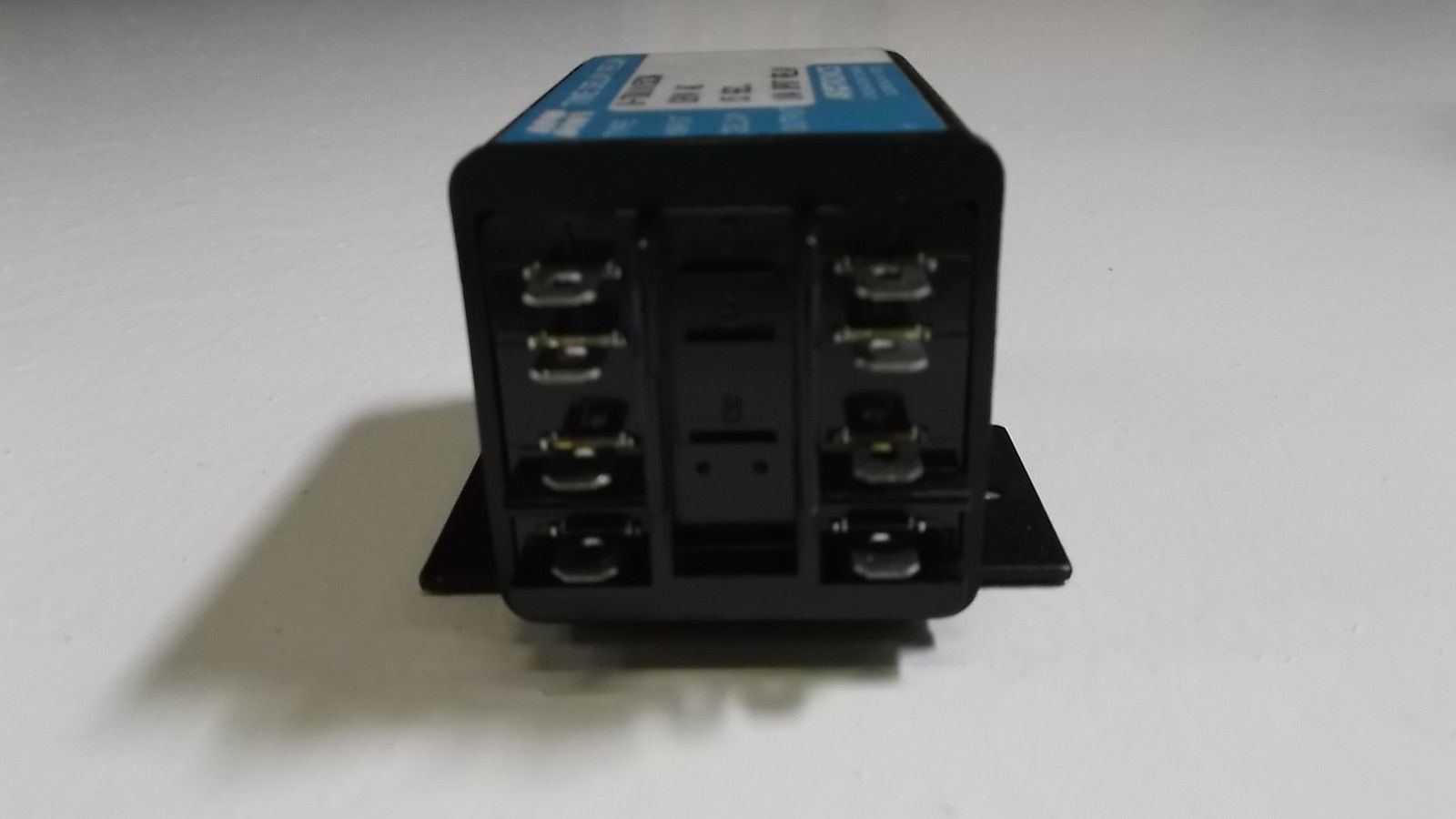 AIROTRONICS U-TDU1015C3A TIME DELAY RELAY 15 SEC. UNMP