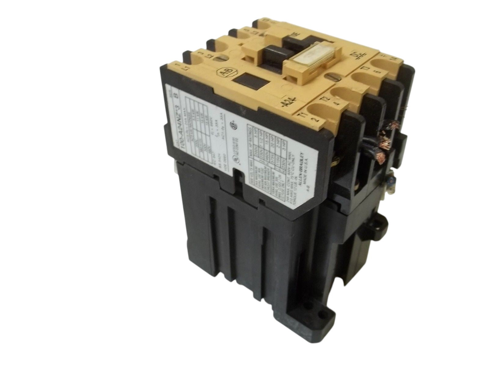 ALLEN BRADLEY 100-A24NZ243 SER. B CONTACTOR 24VDC UNMP