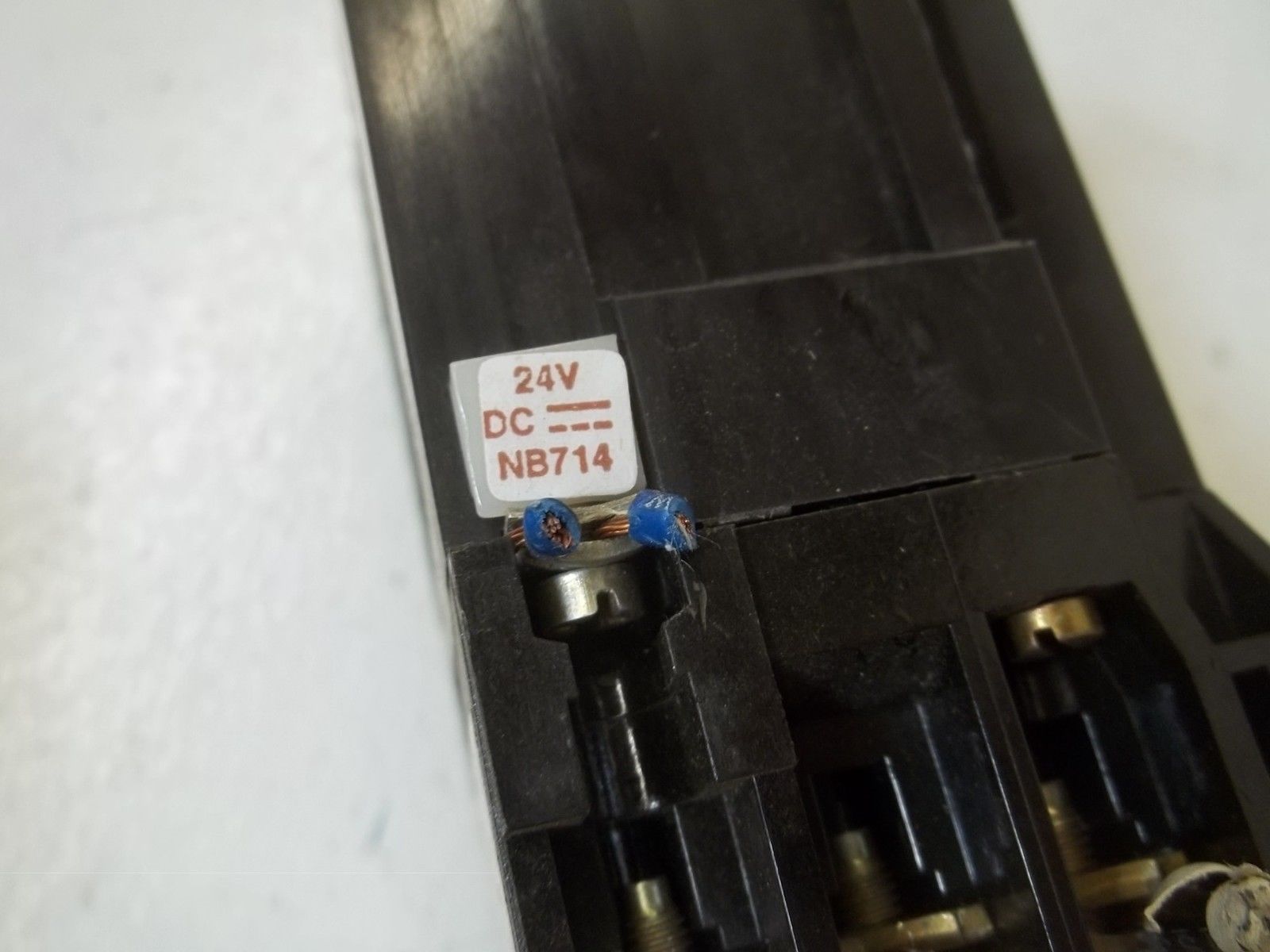 ALLEN BRADLEY 100-A24NZ243 SER. B CONTACTOR 24VDC UNMP