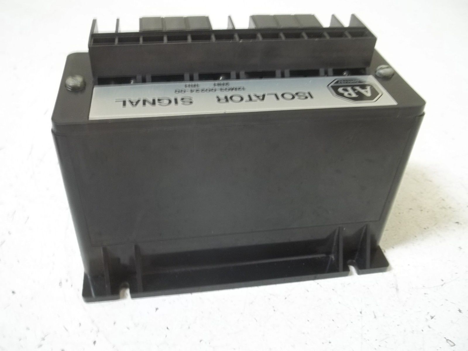 ALLEN BRADLEY 12M03-00224-00 ISOLATOR SIGNAL UNMP