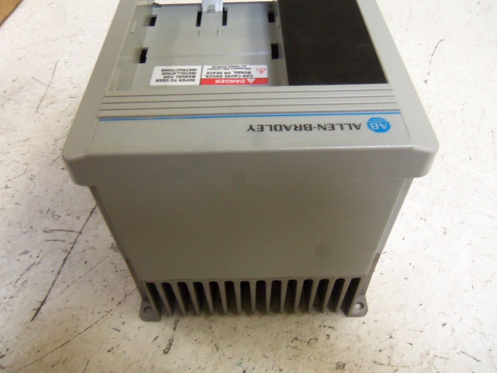 ALLEN BRADLEY 1305-BA01A-HA2 SER. C AC DRIVE (NO KEYPAD) NSMP