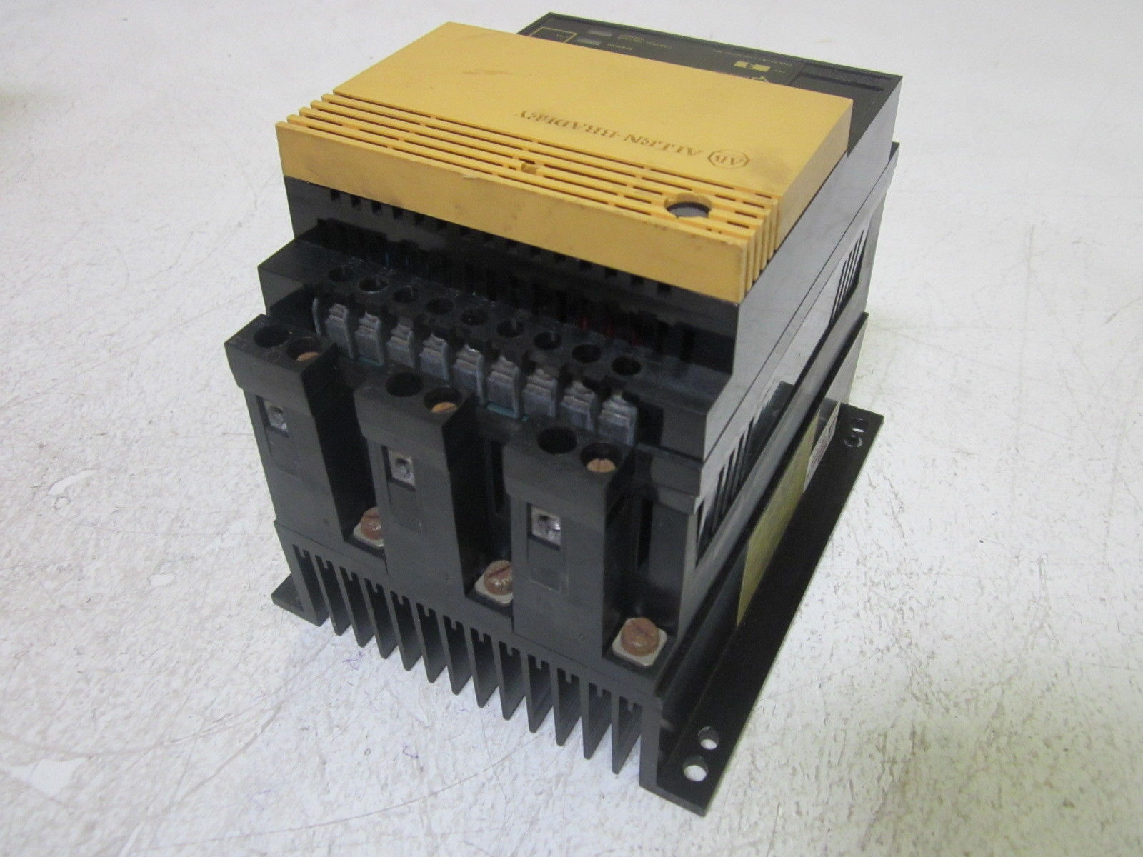 ALLEN BRADLEY 150-A24NBD SER. A MOTOR CONTROLLER UNMP