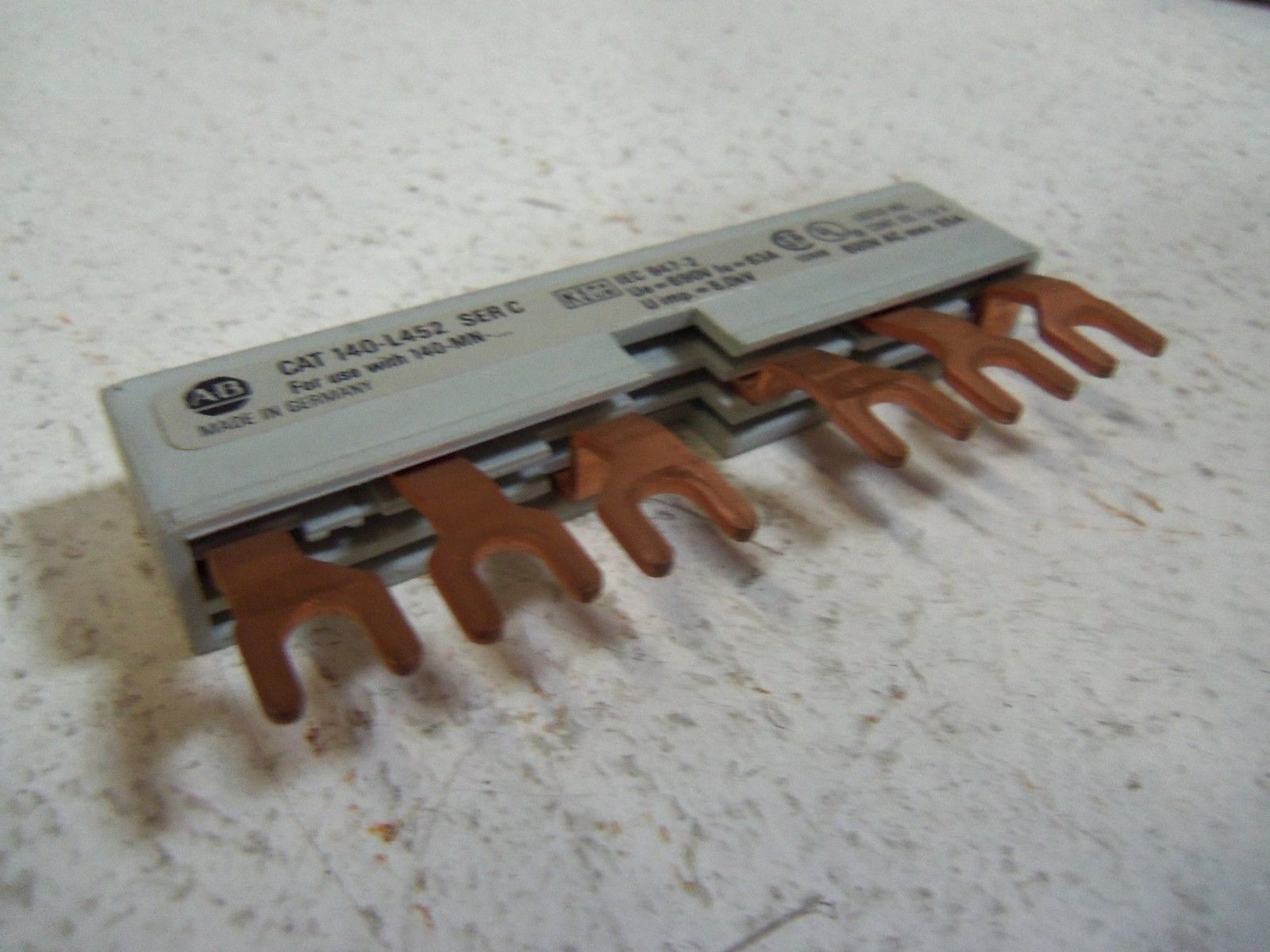 ALLEN BRADLEY 140-L452 SER. C COMMONING LINK UNMP