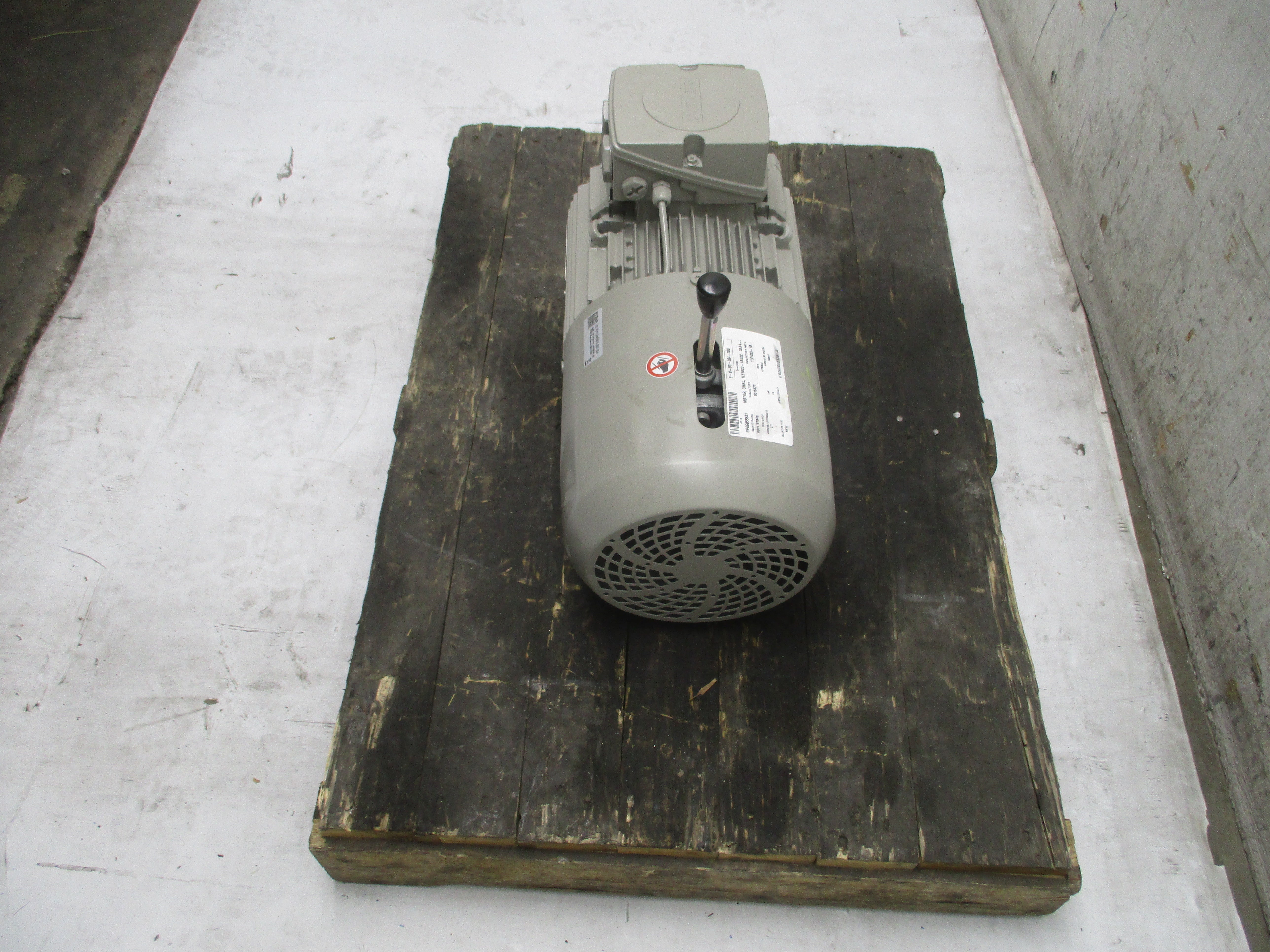 SIEMENS 1LE10231BB223AA4-Z NSNP