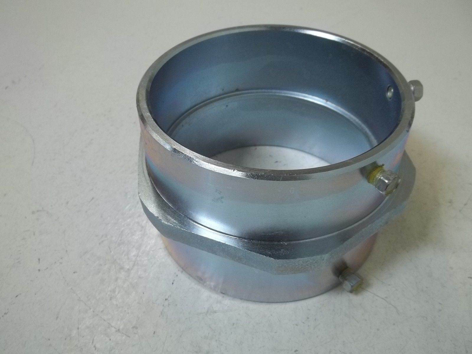 HUBBELL 2156US 4" SET SCREW COUPLING NSMP