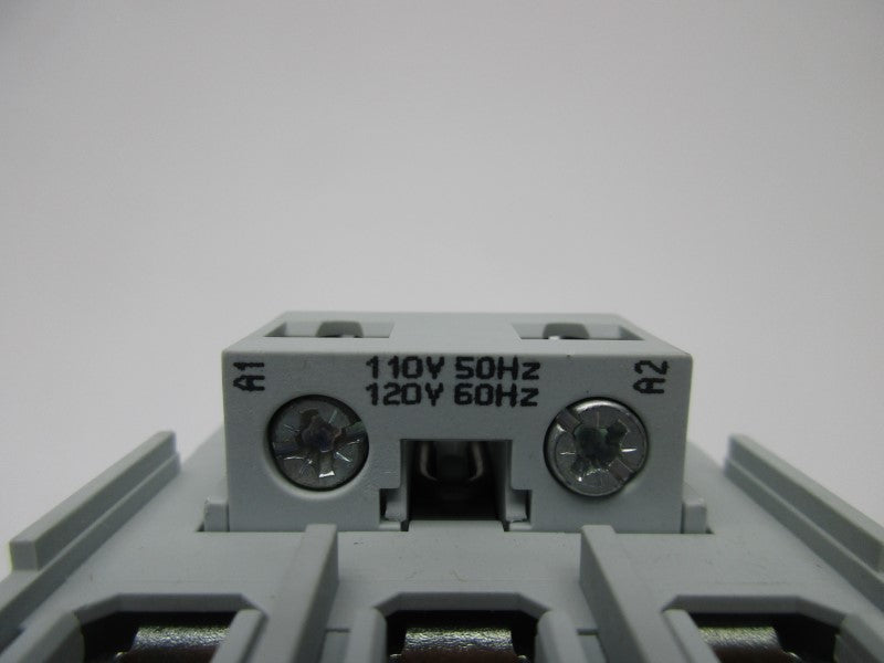 ALLEN BRADLEY 100-C30D00 SER. C 110/120V (BR/WH) NSMP