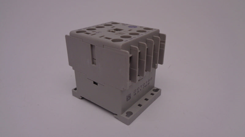 ALLEN BRADLEY 100-K05D10 SER. A 110/120V (WH) NSMP