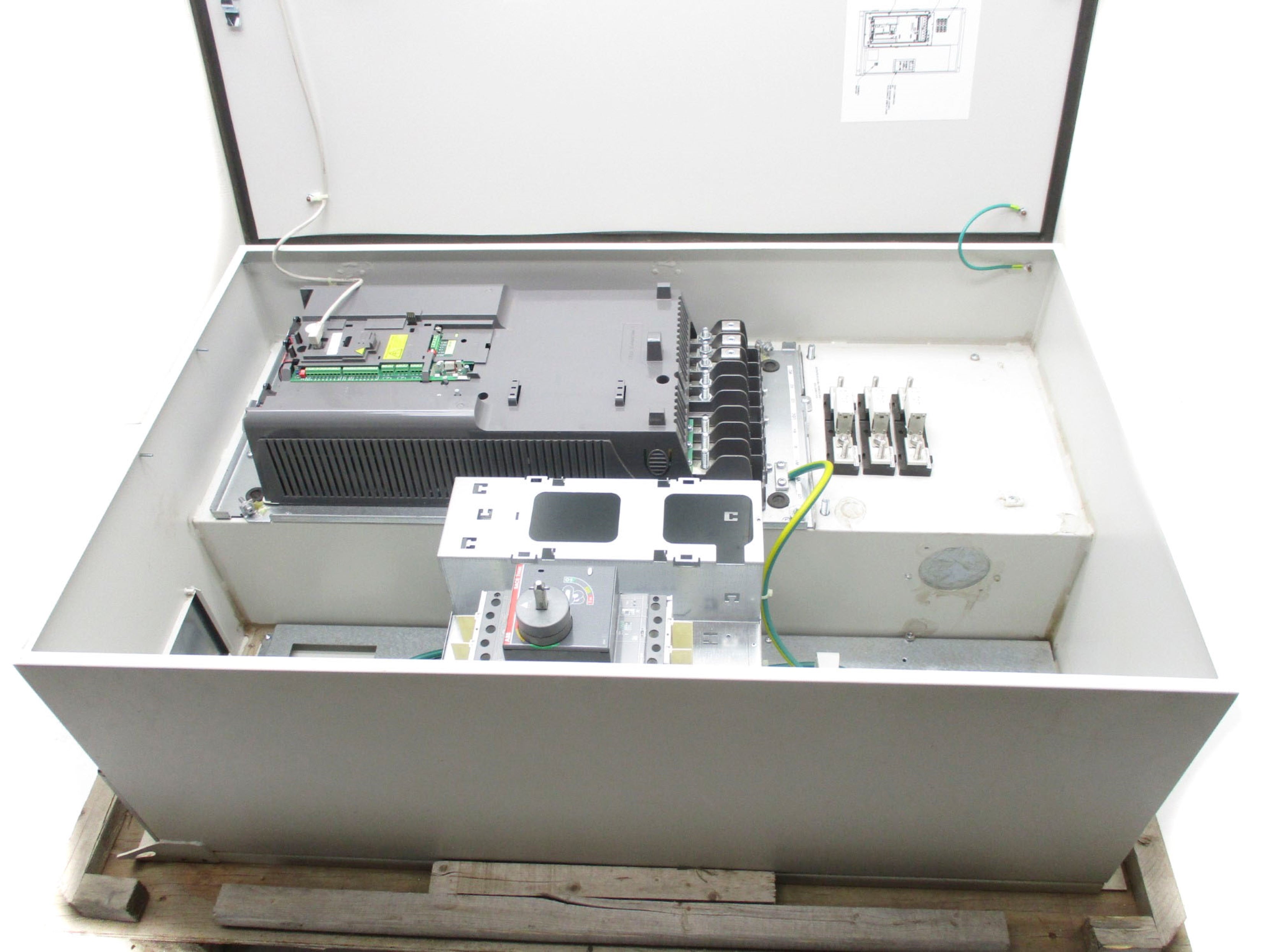 ABB ACH550-PCR-157A-4+B055 (AS PICTURED) UNMP
