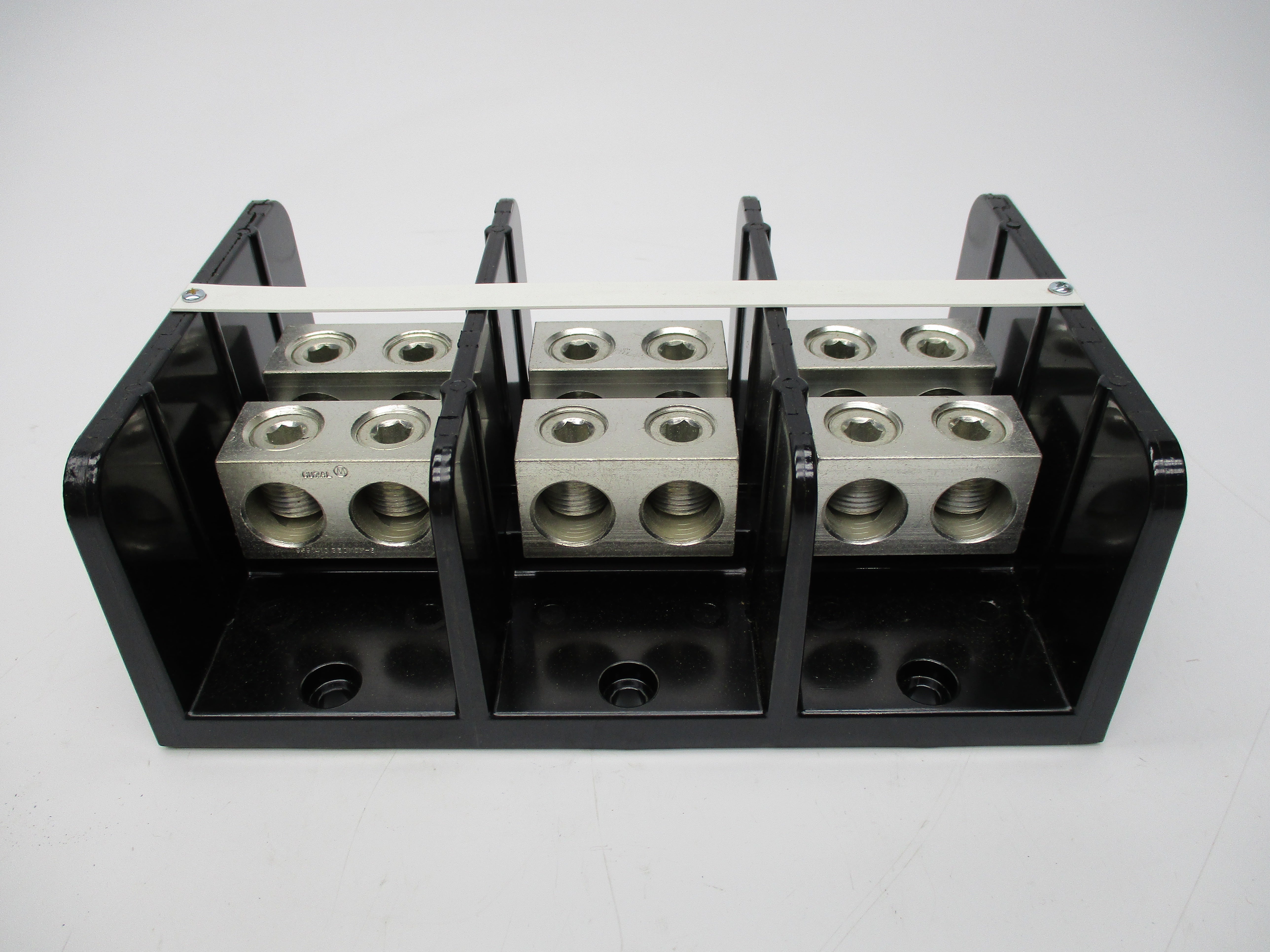 ALLEN BRADLEY 1492-PD3226 SER. B 600V 620A (BR/WH) NSMP