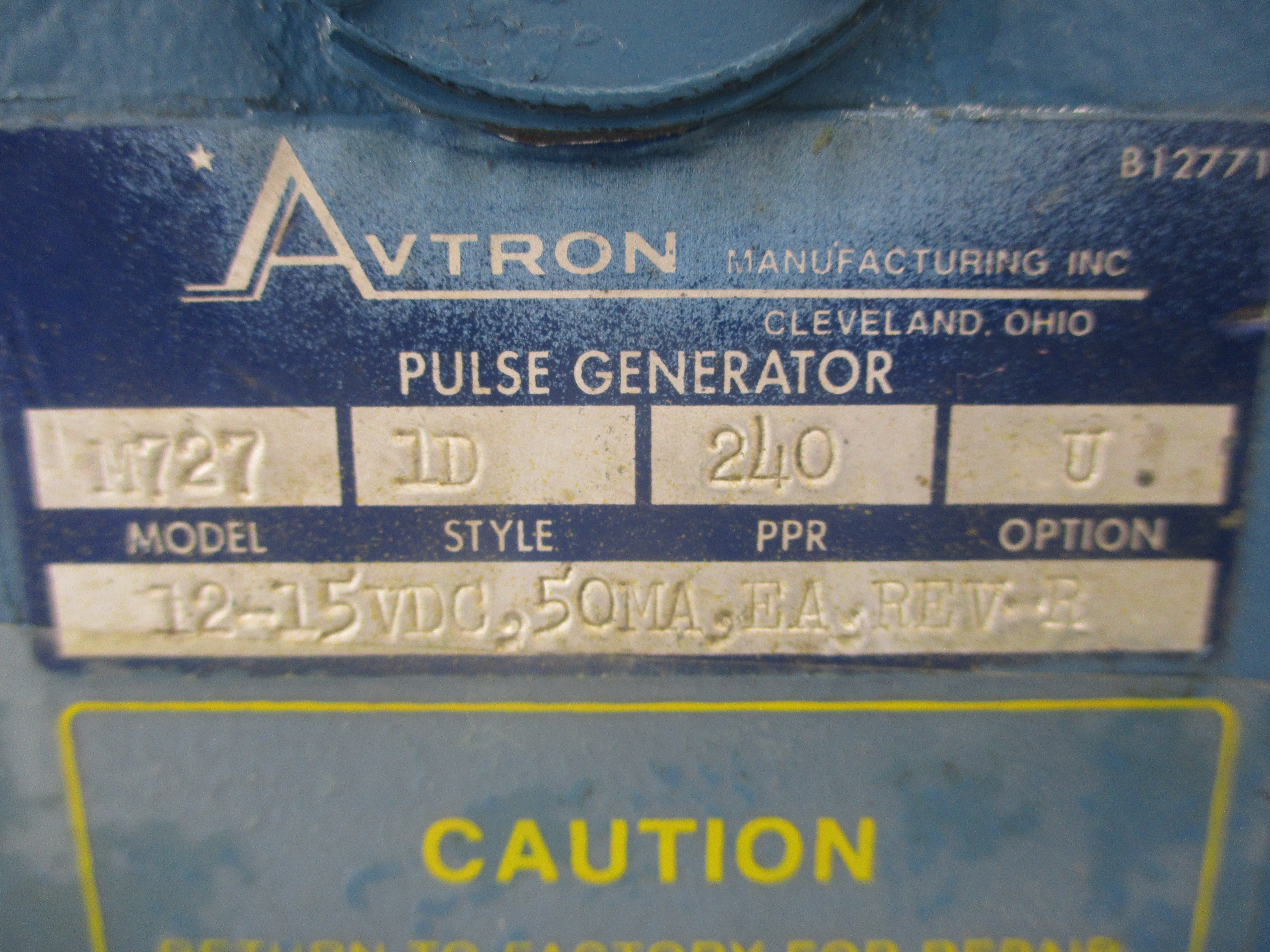 AVTRON M727-1D-240-U 12-15VDC REV. R UNMP