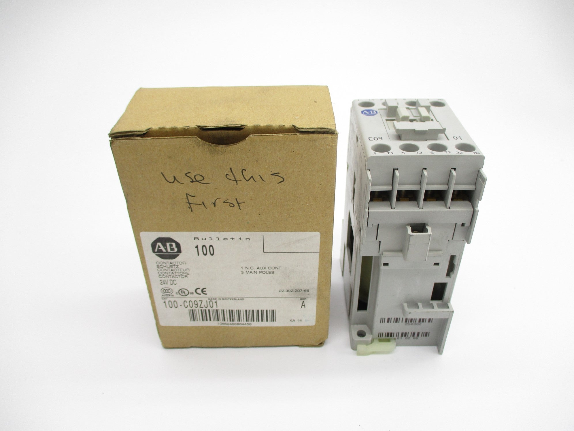 ALLEN BRADLEY 100-C09ZJ01 SER. A 24VDC 32A (BR/WH) NSMP