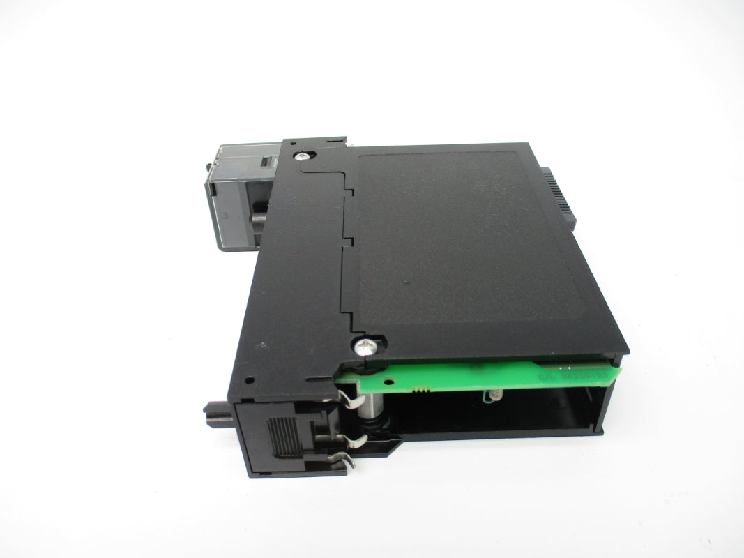 ALLEN BRADLEY 1756-IA16 SER. A 120VAC F/W 3.2 NSNP