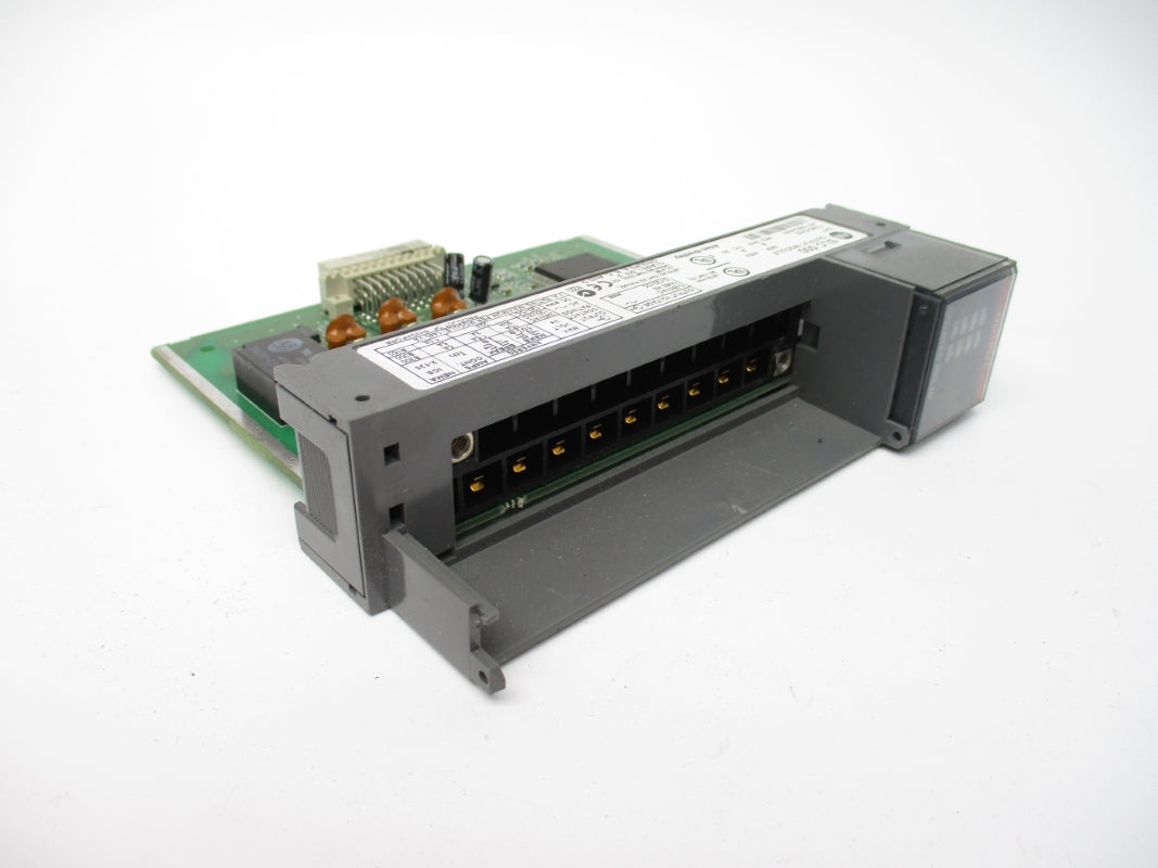 ALLEN BRADLEY 1746-OX8 SER. A 5-250VAC (NO DOOR/TERMINAL) NSNP