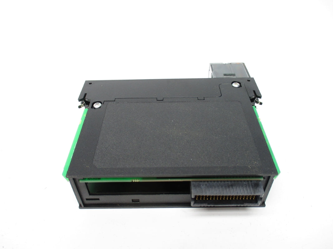 ALLEN BRADLEY 1756-OA16 SER. A F/W 3.2 120/240VAC 0.5A NSNP