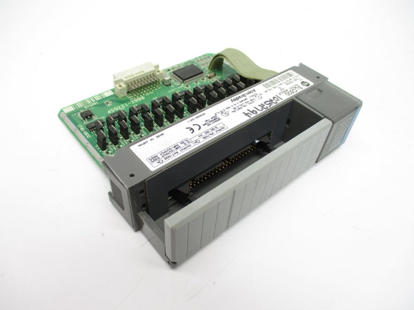 ALLEN BRADLEY 1746-OB32 SER. D 5-50VDC NSNP