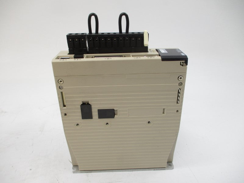 YASKAWA ELECTRIC SGDV-3R5D01A002000 380-480V 2.5A NSMP